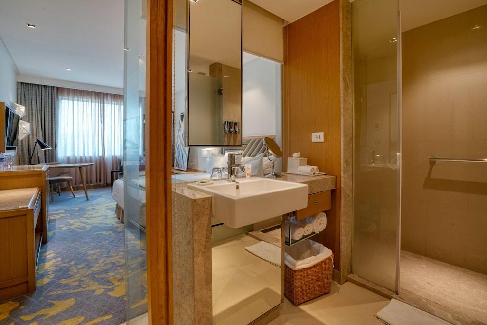 Welcomhotel By Itc Hotels, Racecourse, Κοϊμπατόρε Εξωτερικό φωτογραφία A bathroom in a hotel room