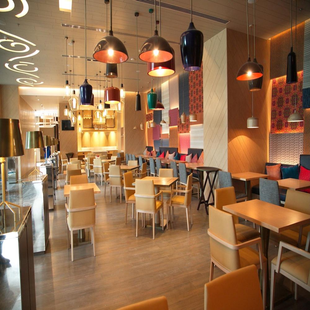 Welcomhotel By Itc Hotels, Racecourse, Κοϊμπατόρε Εξωτερικό φωτογραφία The interior of a typical Starbucks