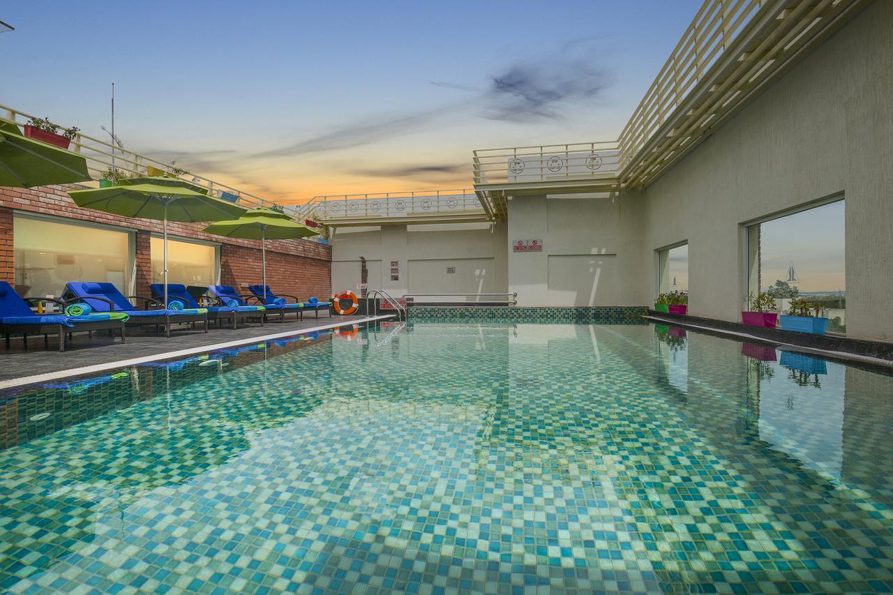 Welcomhotel By Itc Hotels, Racecourse, Κοϊμπατόρε Εξωτερικό φωτογραφία The swimming pool at the hotel